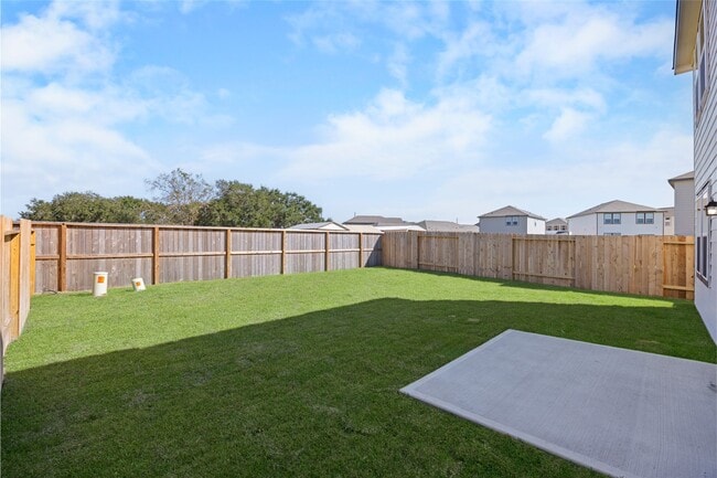 Building Photo - 8215 Vacek Xing Wy