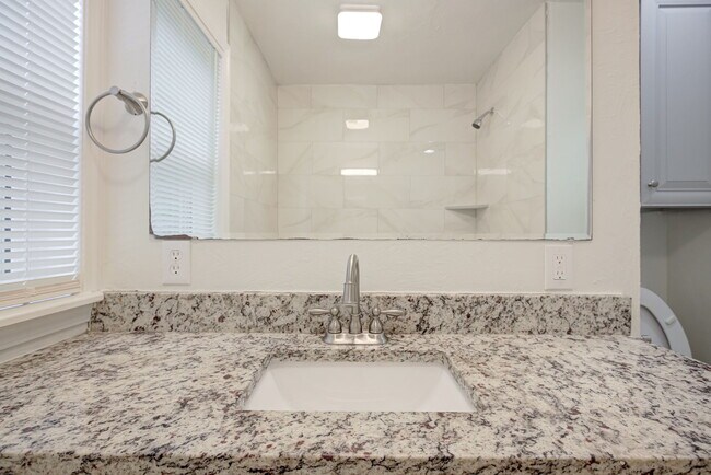 Building Photo - 821 NW 48th St