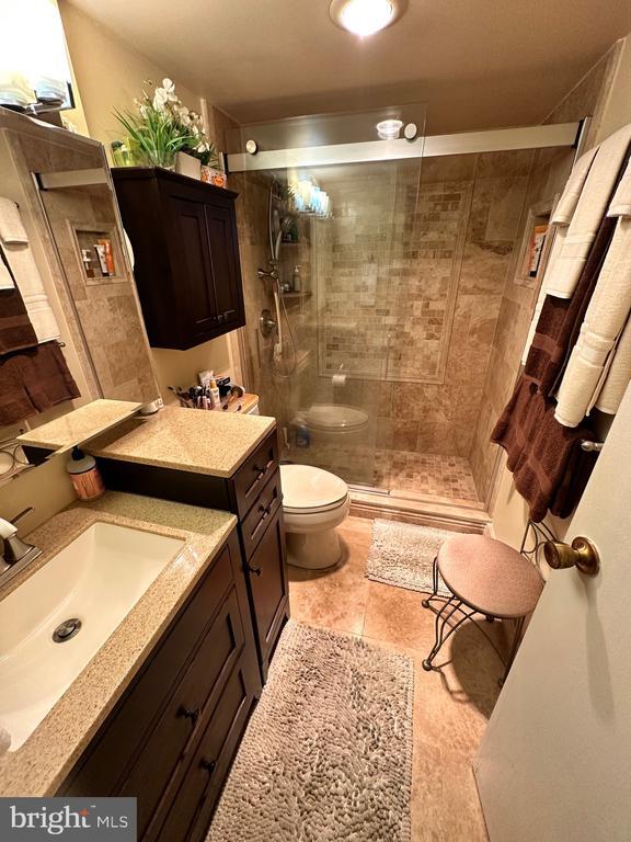 Building Photo - 6800 Fleetwood Rd