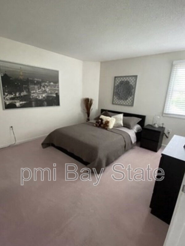 Building Photo - 10 Merganser Way
