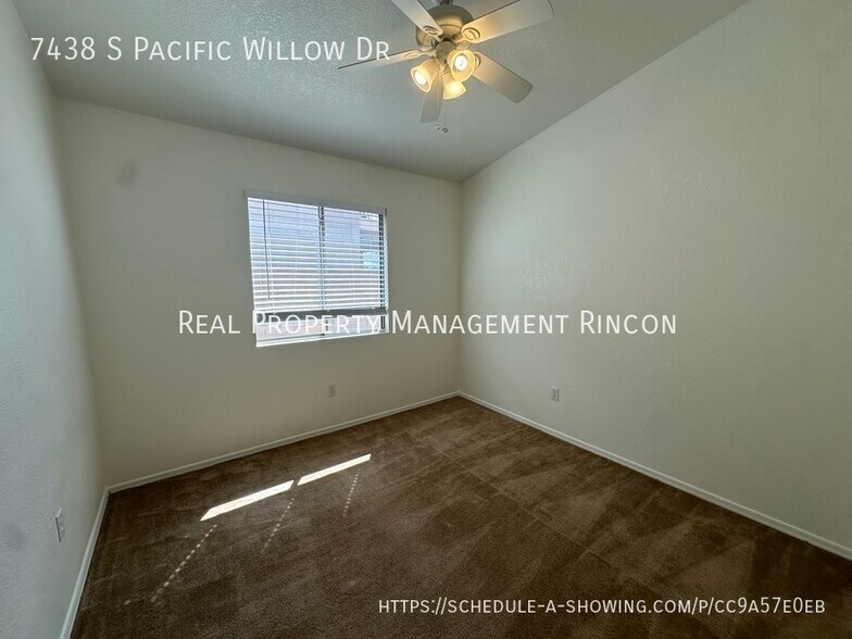 Building Photo - 7438 S Pacific Willow Dr