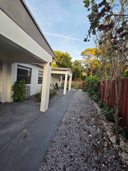 Building Photo - 1110 NW 6th Ave