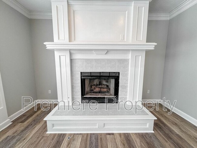Building Photo - 13876 S Kaw St