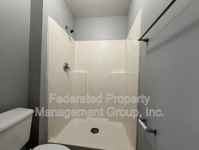 Building Photo - 7327 High Bluff Rd N