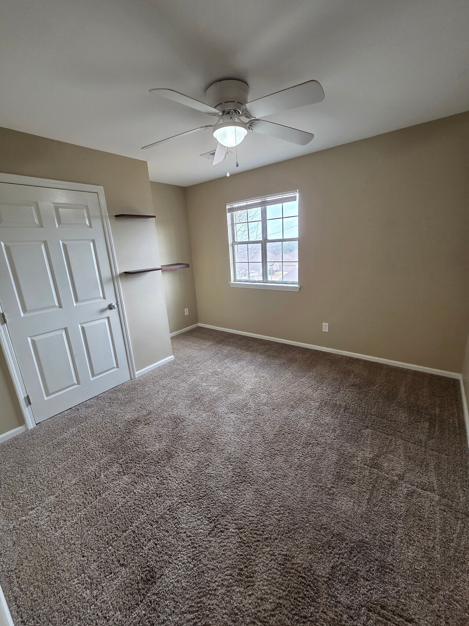 Building Photo - 3002 Oakbrook