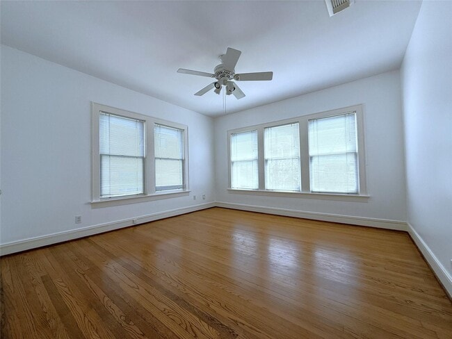 Building Photo - 2311 Wroxton Rd
