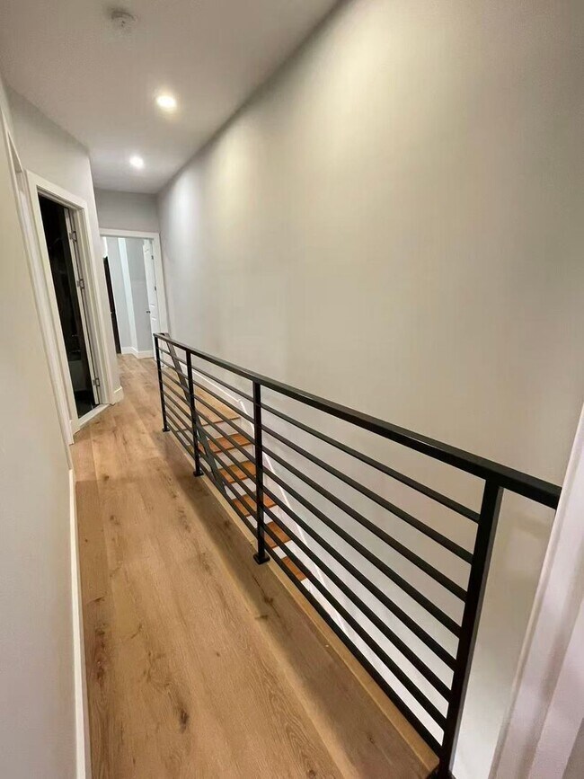 Building Photo - 3B1B house in Whitman area Available NOW