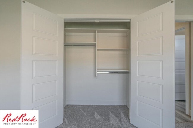 Building Photo - Modern 3 Bedroom Single-Level Home in Vill...