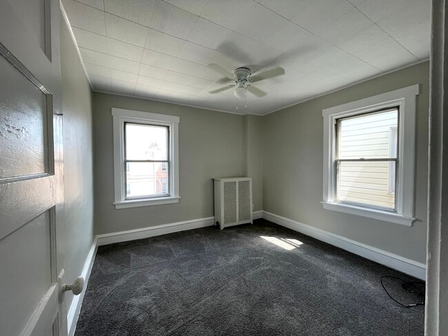 Building Photo - 3 Bedroom Home in Bridesburg for Rent!