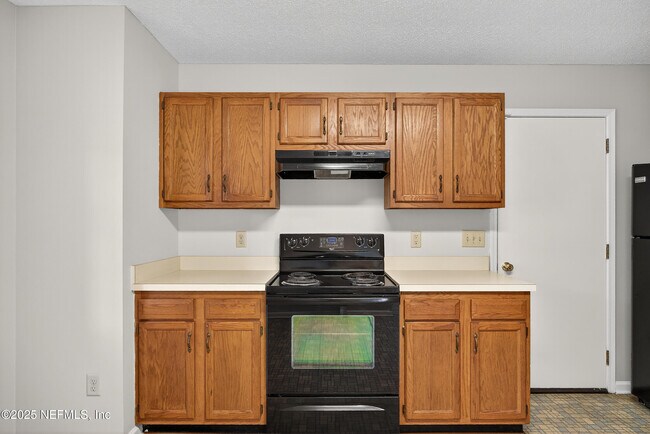 Building Photo - 2512 Bluffton Dr