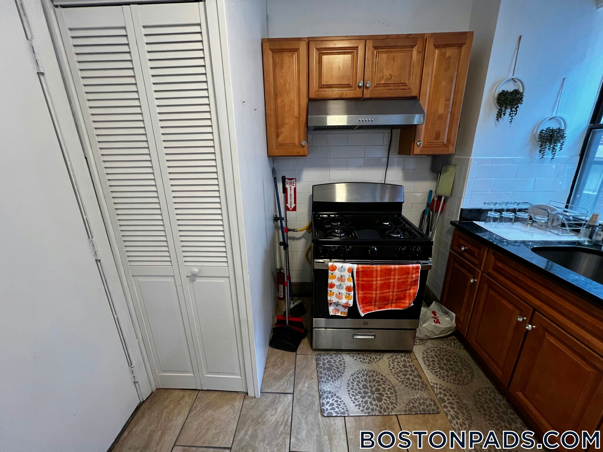 Building Photo - 871 Harrison Ave