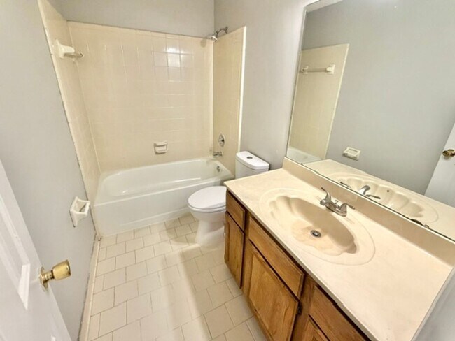 Building Photo - 4126 Naragansett Cove