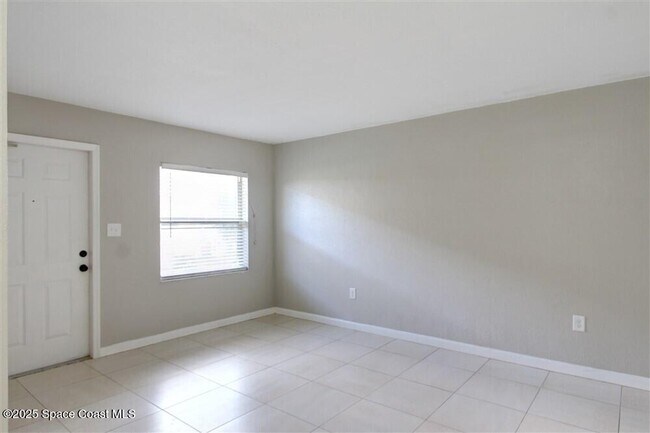 Building Photo - 130 Roosevelt Ave