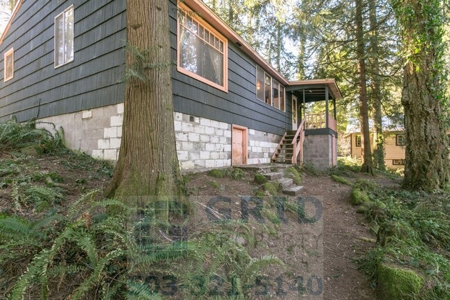 Building Photo - Rustic Riverfront Cottage Available For Rent! - Battle Ground, WA