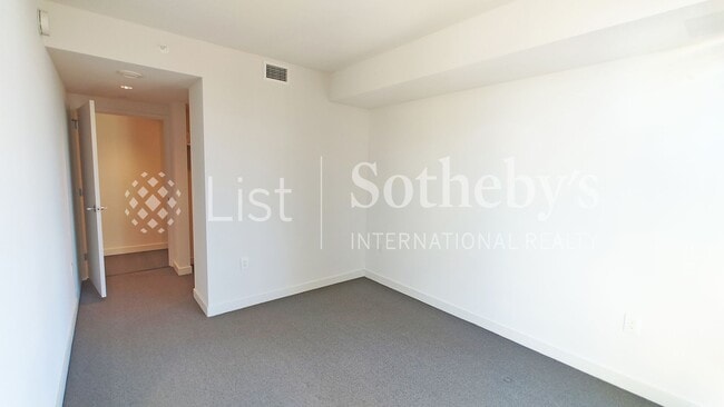 Building Photo - Ae'o #2303  |  Honolulu, HI