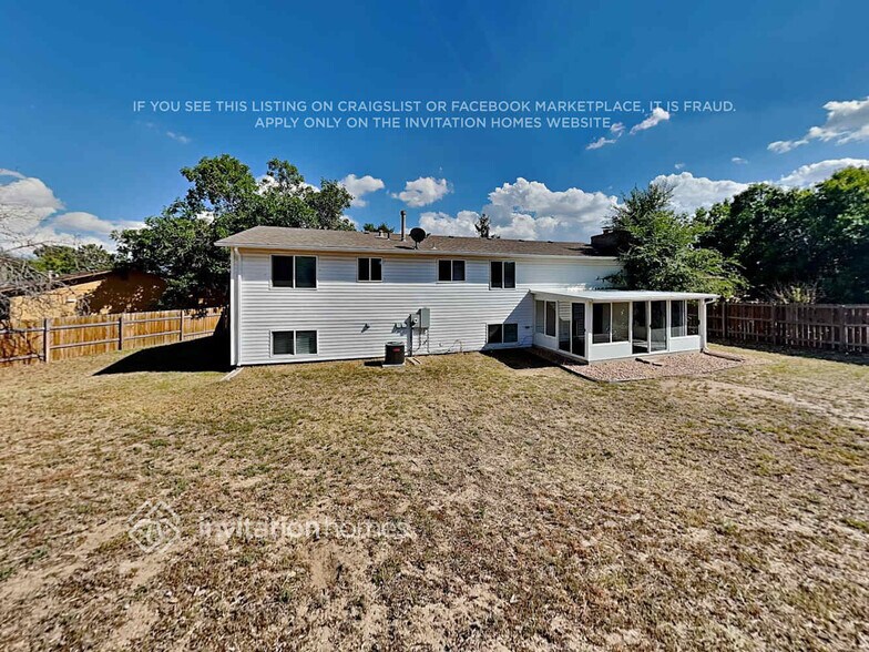 Building Photo - 16265 E Hamilton Pl