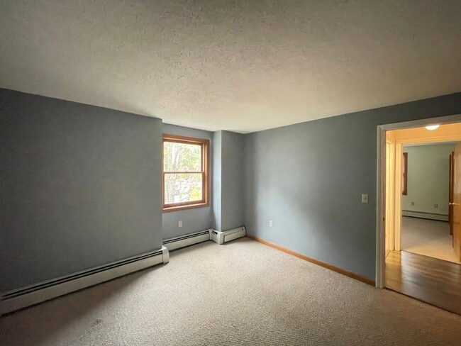 Building Photo - 37 Alice Dr