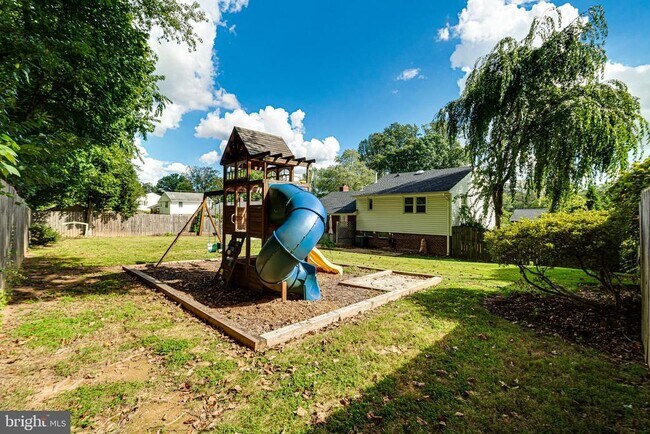 Building Photo - 7606 Jervis St