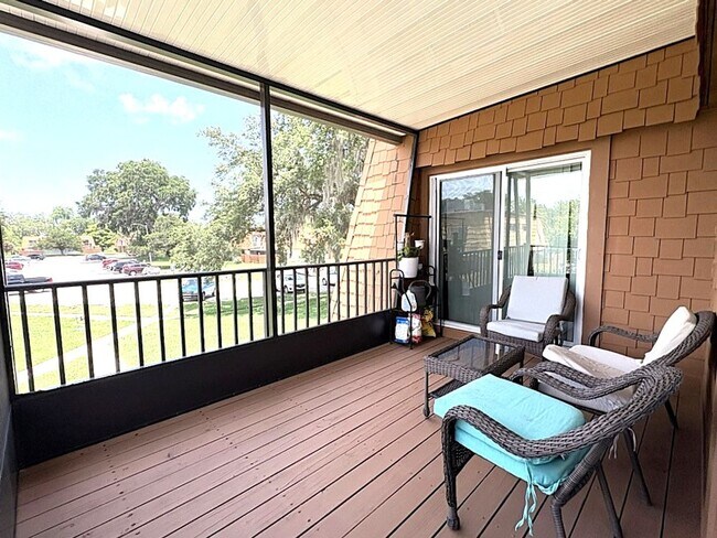 Building Photo - Adorable 2 Bedroom Townhome in Port Orange!