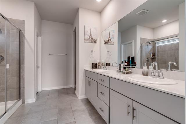 Building Photo - 10901 Tamarisk Dr