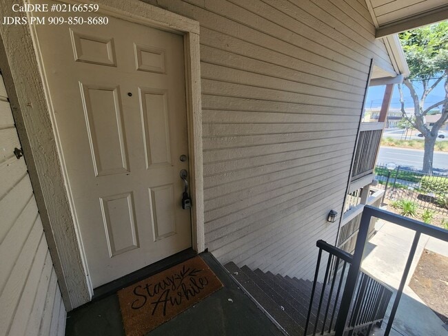 Building Photo - Ontario 2 Bedroom Condo