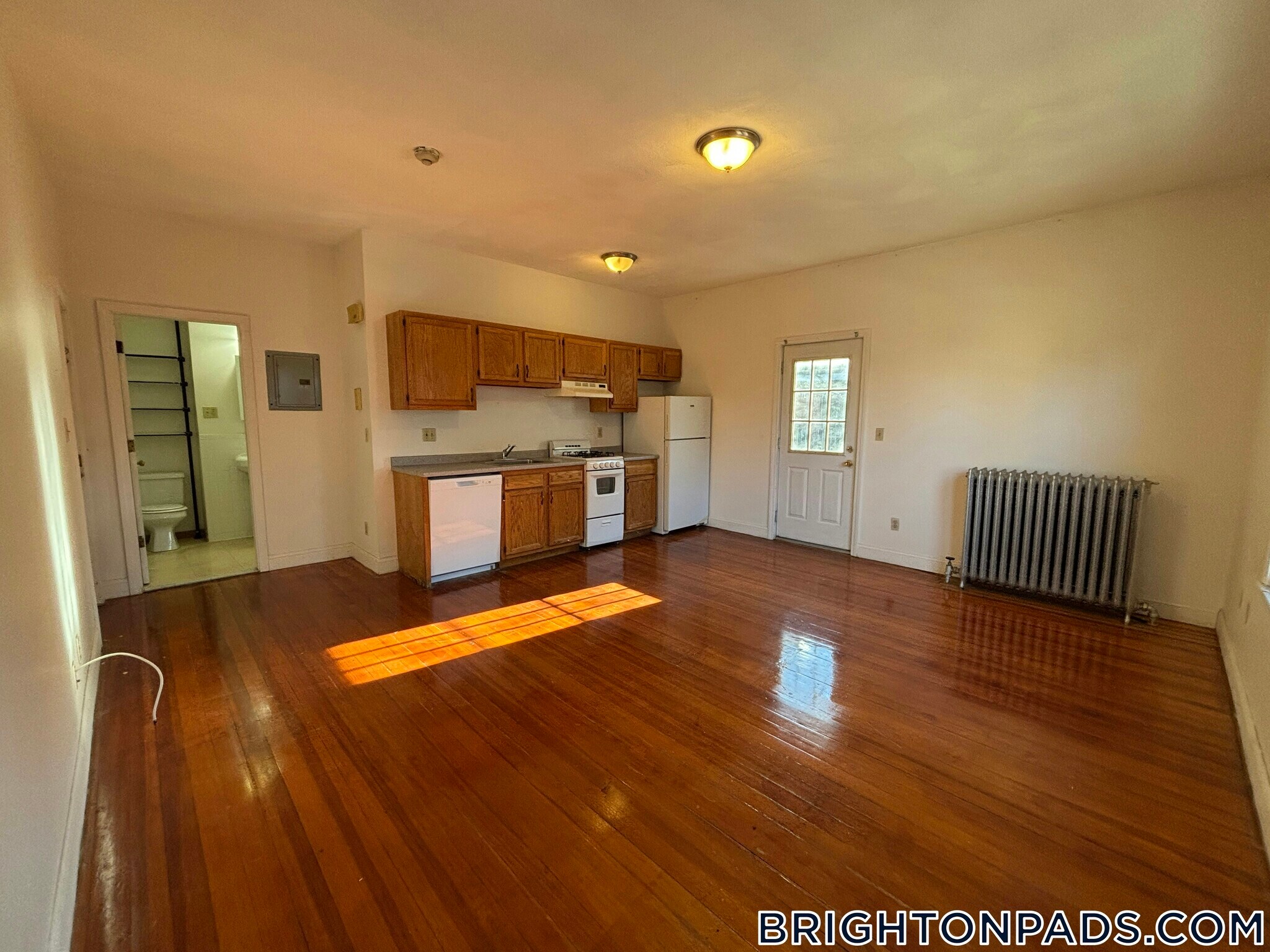 Building Photo - 163 Strathmore Rd