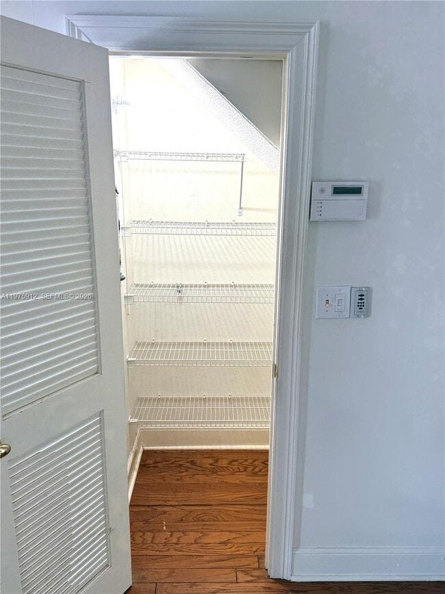 Building Photo - 2533 NE 15th St