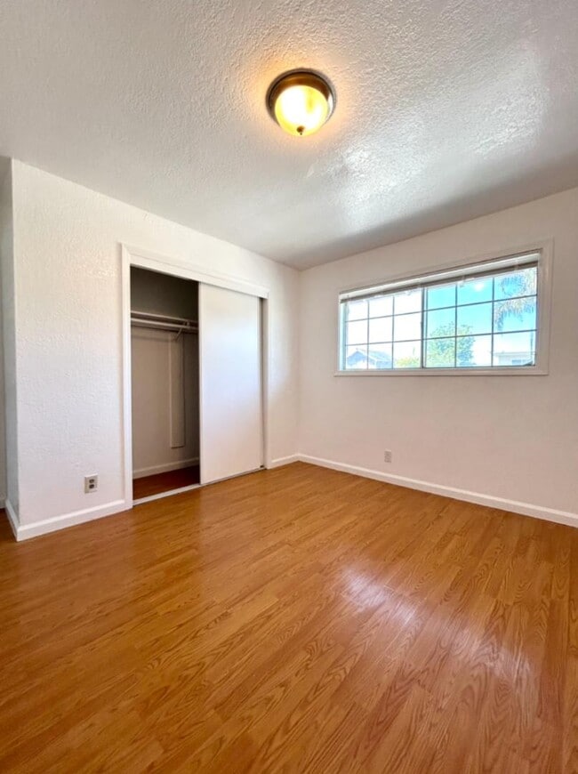 Building Photo - 9810 A St