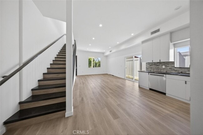 Building Photo - 14827 Dearborn St