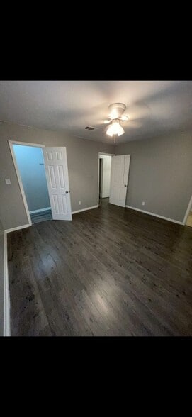 Building Photo - 220 20th St N