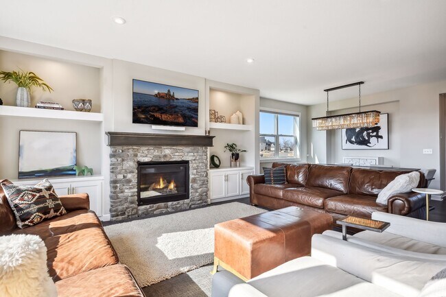 Building Photo - 2275 Lakeshore Point Dr N E