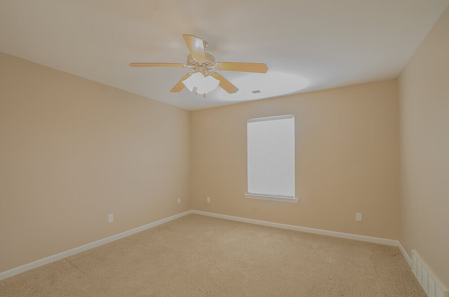 Building Photo - 1655 Kings Pond Cove