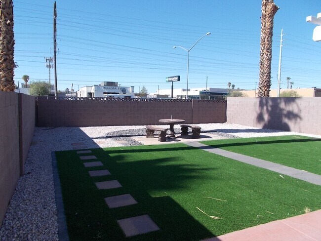 Building Photo - Beautifully Updated 3-Bedroom with an Entertainer’s Backyard