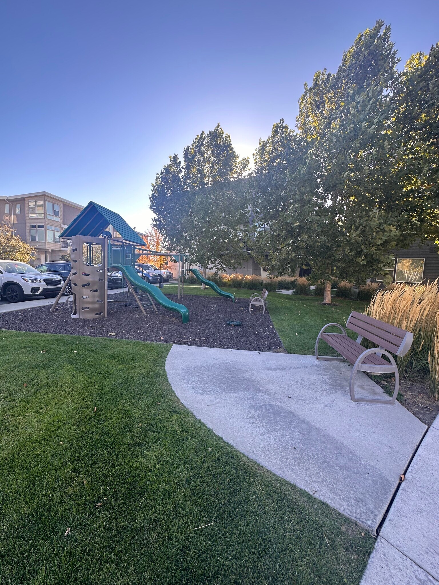 Building Photo - 1037 W Rooftop Dr