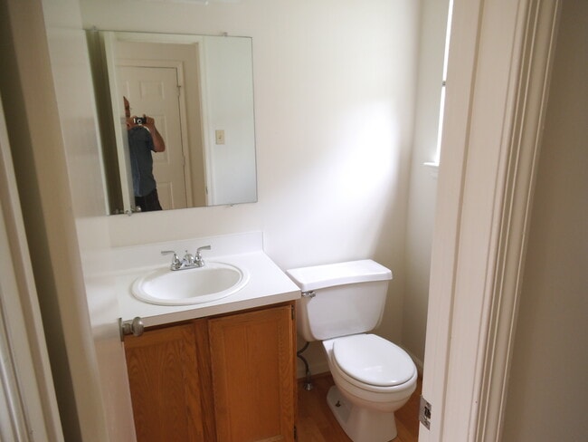 Building Photo - 322 Kent Ln