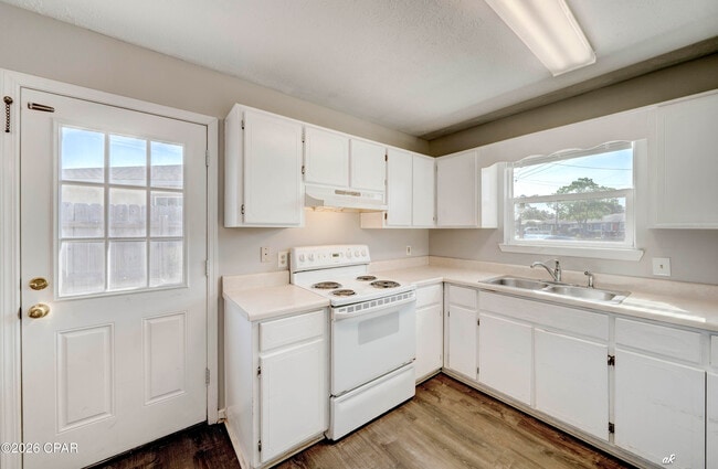 Building Photo - 3720 Burnham Way