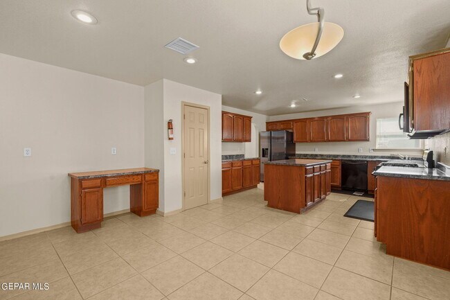 Building Photo - 6121 Byron St