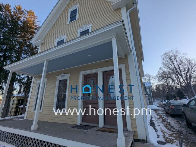 Building Photo - 18 Warren St