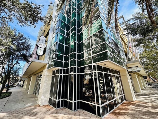 Building Photo - Modern 1/1 Condo in the Heart of Orlando –...