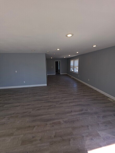 Building Photo - 119 Evergreen Ave