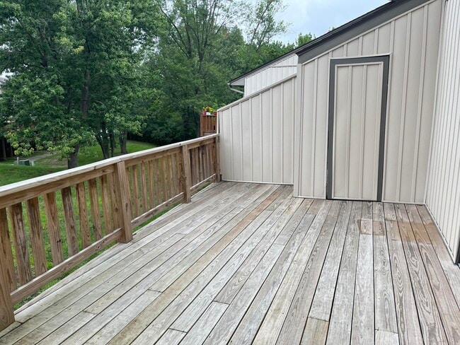 Building Photo - 459 Foxfire Dr