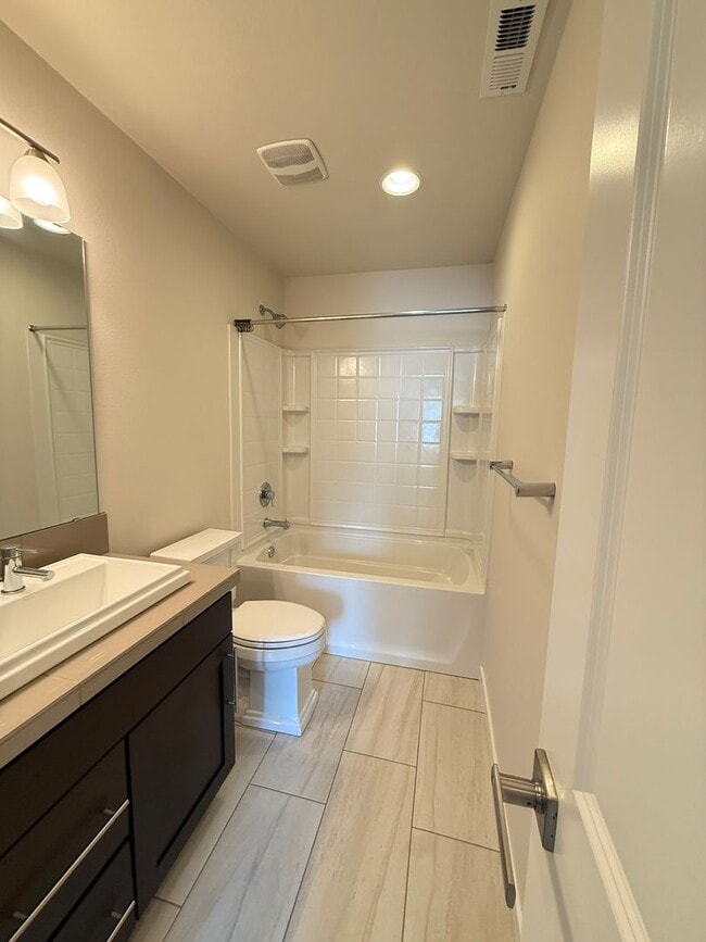 Building Photo - Spacious 3BR Home in Arcadia Terrace