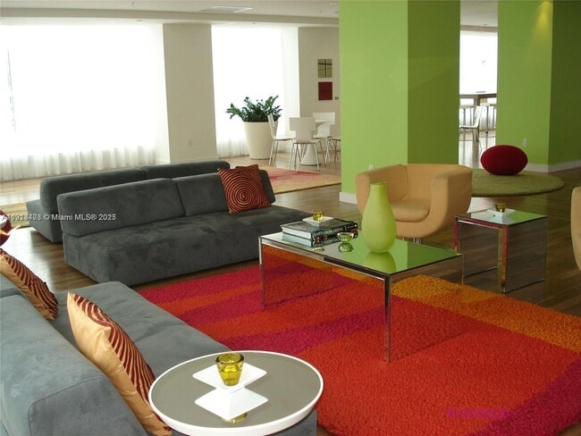 Building Photo - 133 NE 2nd Ave