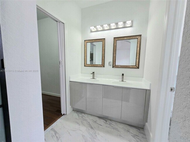 Building Photo - 7848 NW 108th Ct