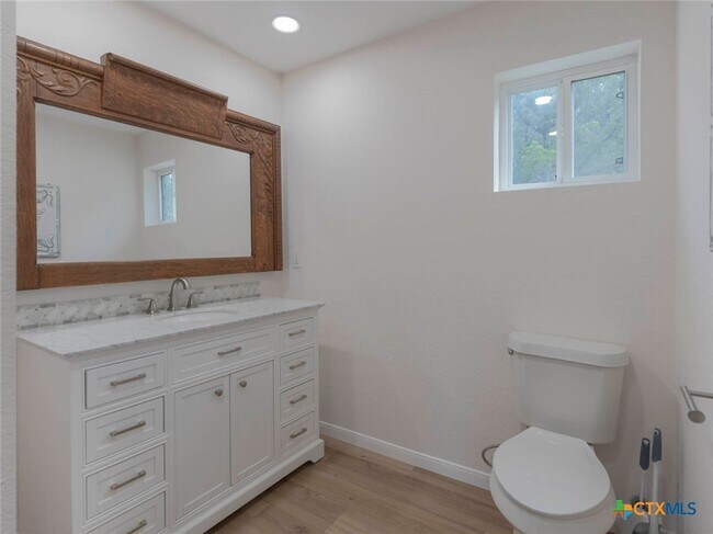 Building Photo - 268 White Oak Dr
