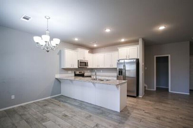 Building Photo - The Perfect Rental in Rupple Meadows!