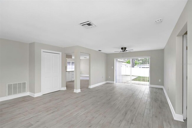 Building Photo - 105 Timberview Dr