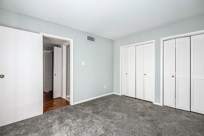 Building Photo - 3085 Walnut Bend Ln