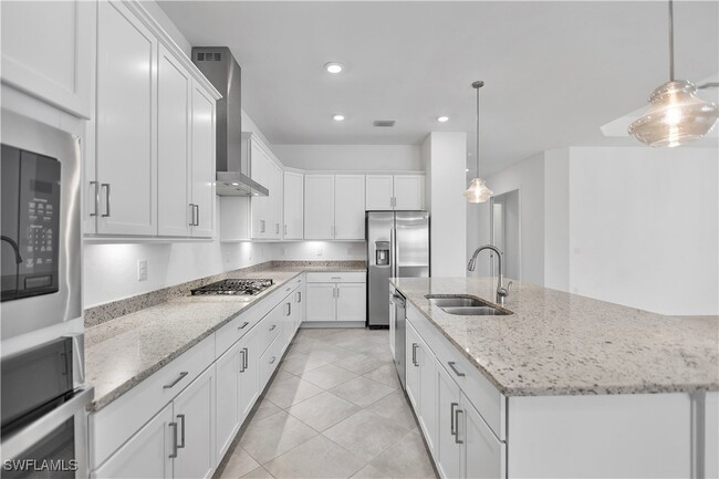 Building Photo - 15925 Sugar Hl Dr