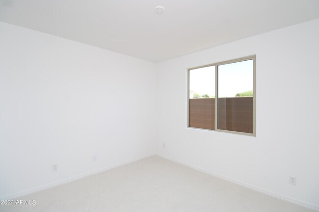 Building Photo - 8725 W Medlock Dr